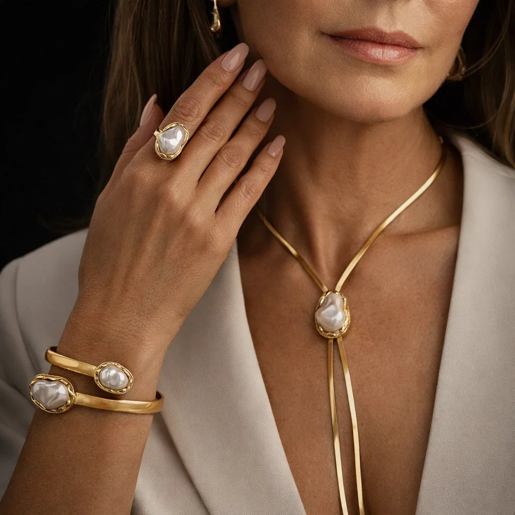 Clarendon Pearl Set