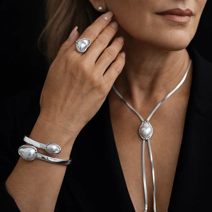Clarendon Pearl Set
